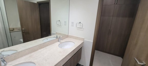 Moradia em banda T4 em Dubai Land, UAE N.º 2704 6