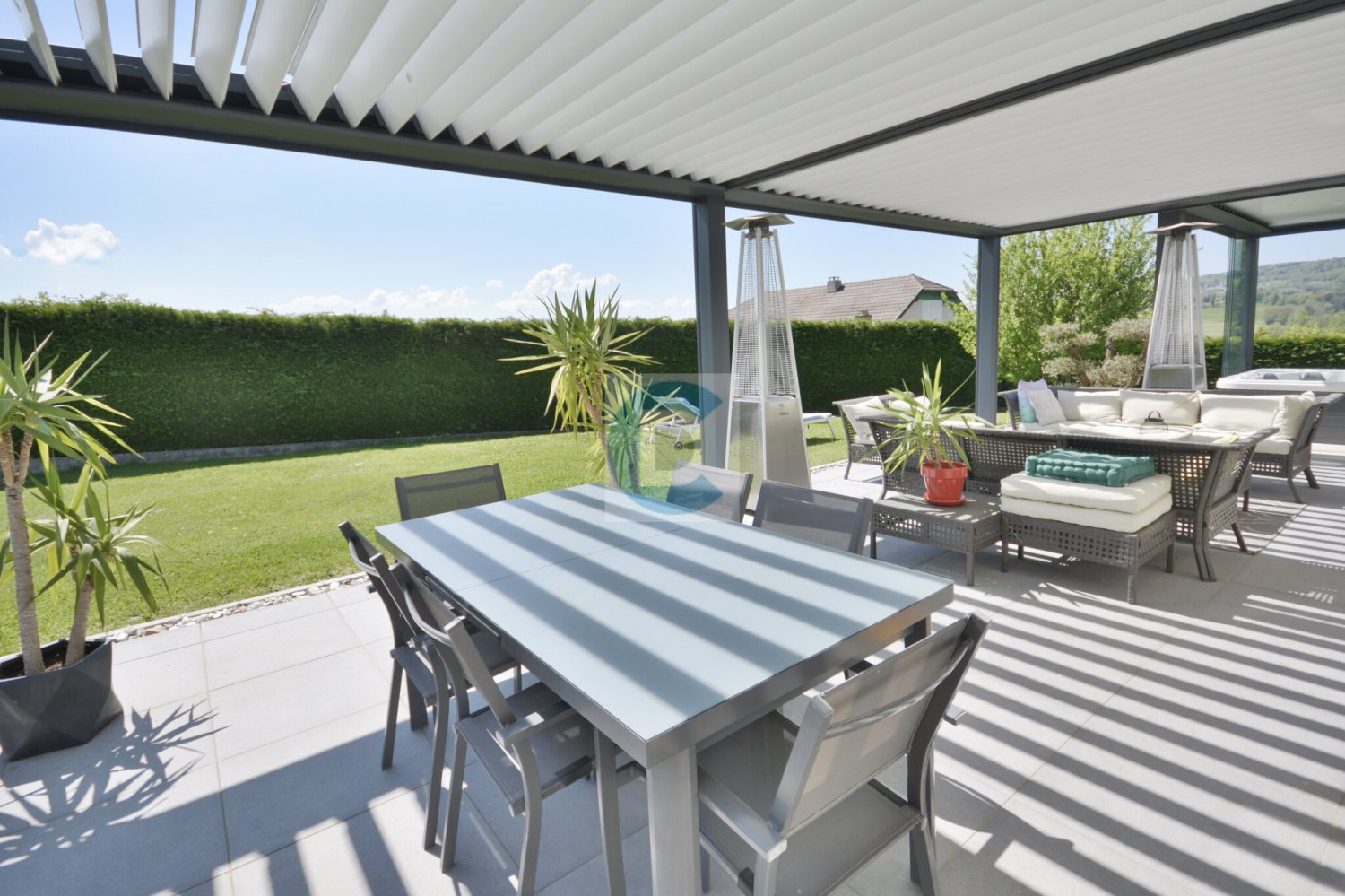 Villa de 6 dormitorios en Villy-le-Pelloux, France No. 196858