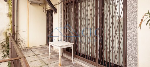 3 rooms Apartment in Milan, Italy No. 241530 11