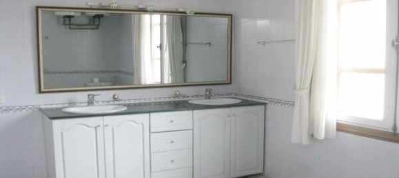 Villa de 6 dormitorios en Tay Ho, Vietnam No. 7160 8