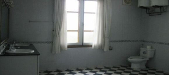 Villa de 6 dormitorios en Tay Ho, Vietnam No. 7160 10