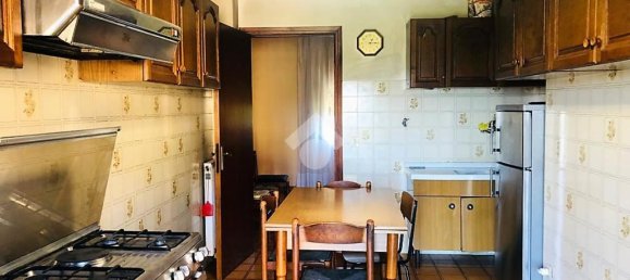 3 Schlafzimmer Wohnung in Grotte di Castro, Italy, Nr. 77945 6