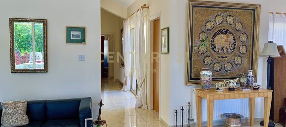 Villa de 3 dormitorios en Pyrgos, Cyprus No. 539 3