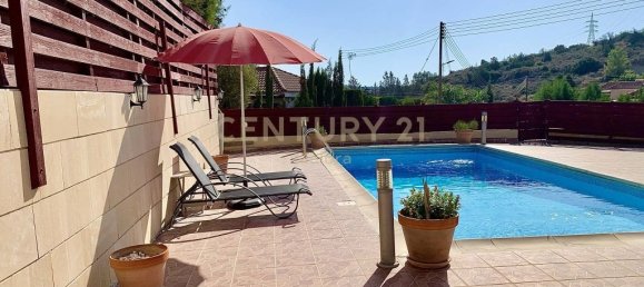 Villa de 3 dormitorios en Pyrgos, Cyprus No. 539 11