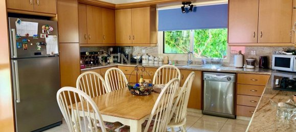 Villa de 3 dormitorios en Pyrgos, Cyprus No. 539 4