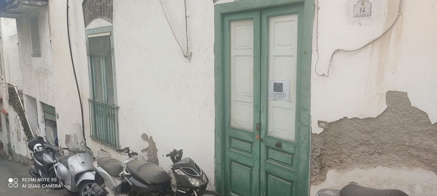 Apartamento de 2 habitaciónes en Barano d'Ischia, Italy No. 258643