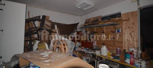 154m² Warehouse in Sesto Fiorentino, Italy No. 228603 12