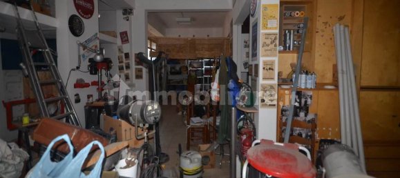 154m² Warehouse in Sesto Fiorentino, Italy No. 228603 8