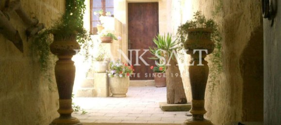 4 bedrooms House in San Lawrenz, Malta No. 517 5