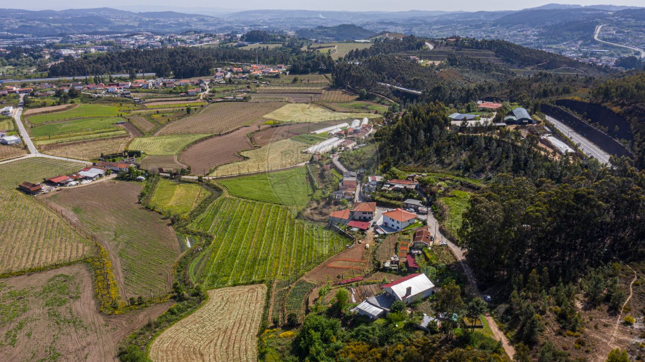 2 bedrooms House in Lousada, Portugal No. 187153