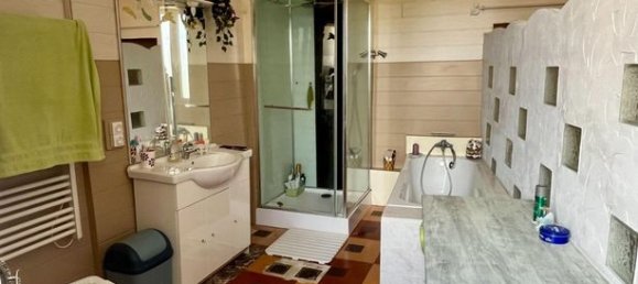 2 bedrooms House in Yonne, France No. 359734 10