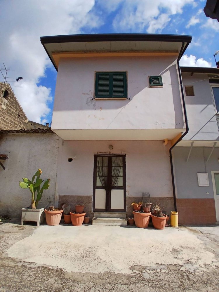 3 rooms Apartment in Macerata Campania, Italy No. 275777