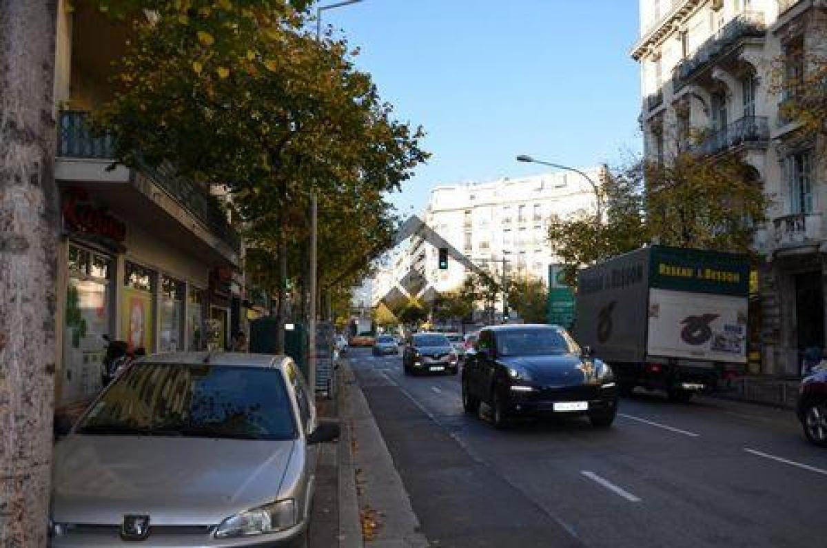 40m² Factory in Nice, France No. 18119