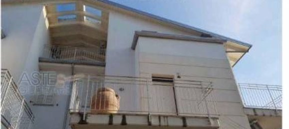 2 bedrooms Apartment in Ravenna, Italy No. 93587 2