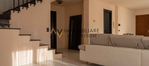 Вилла с 5 комнатами в Сен Венсан, Италия № 108749 6