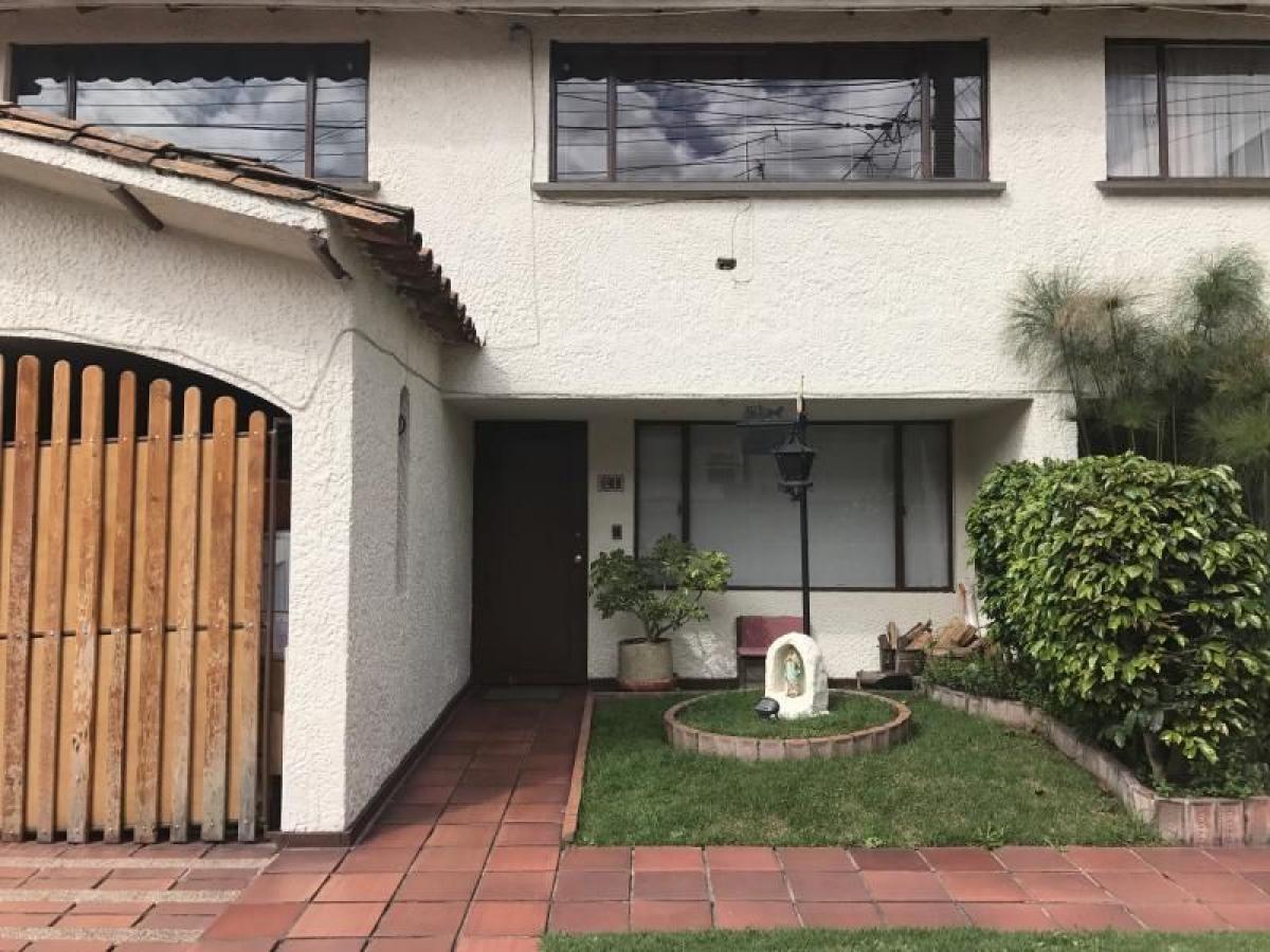 4 bedrooms House in Bogota, Colombia No. 11667