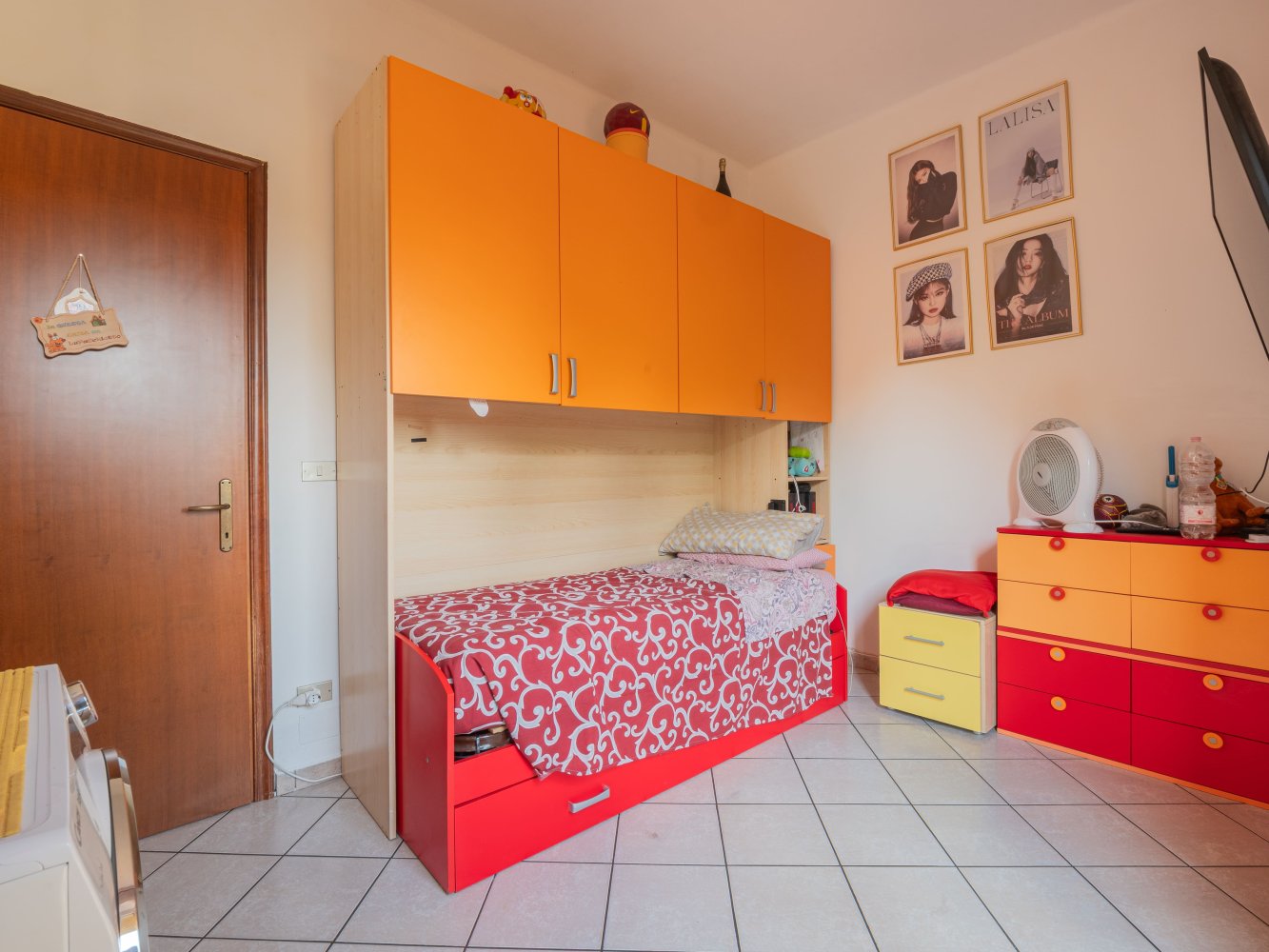 Apartamento de 4 habitaciónes en Asti, Italy No. 348767
