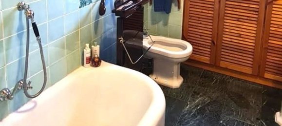 7 rooms Apartment in Livorno, Italy No. 103706 20