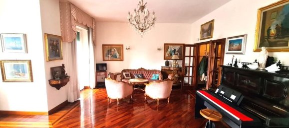 7 rooms Apartment in Livorno, Italy No. 103706 3