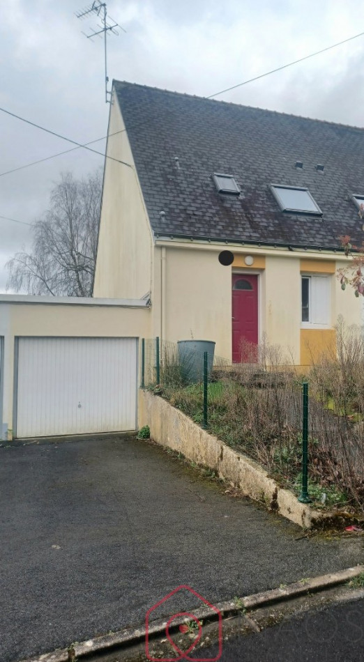 2 bedrooms House in Pontivy, France No. 193433
