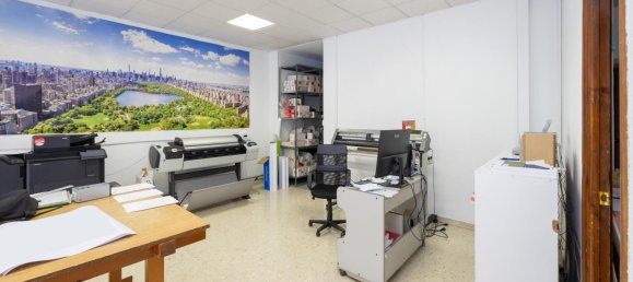160m² Commercial property in Granada, Spain No. 22407 4