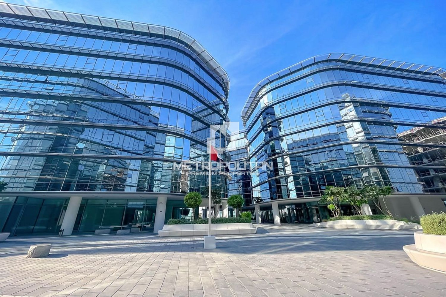 Büro in Umm Ramool, UAE 399.5m², Nr. 42709