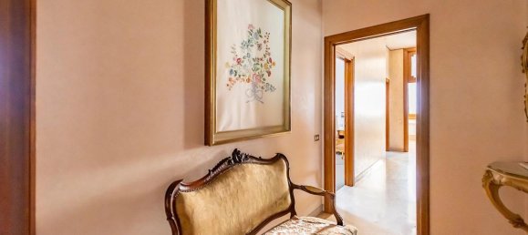 Apartamento de 5 divisões em Seregno, Italy N.º 8656 13