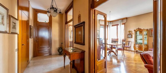 Apartamento de 5 divisões em Seregno, Italy N.º 8656 7