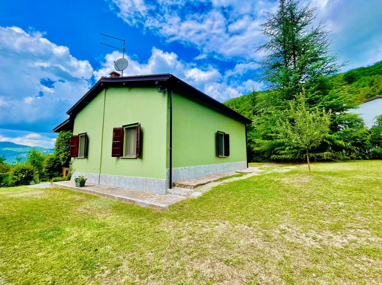5 rooms Villa in Corte Brugnatella, Italy No. 269729