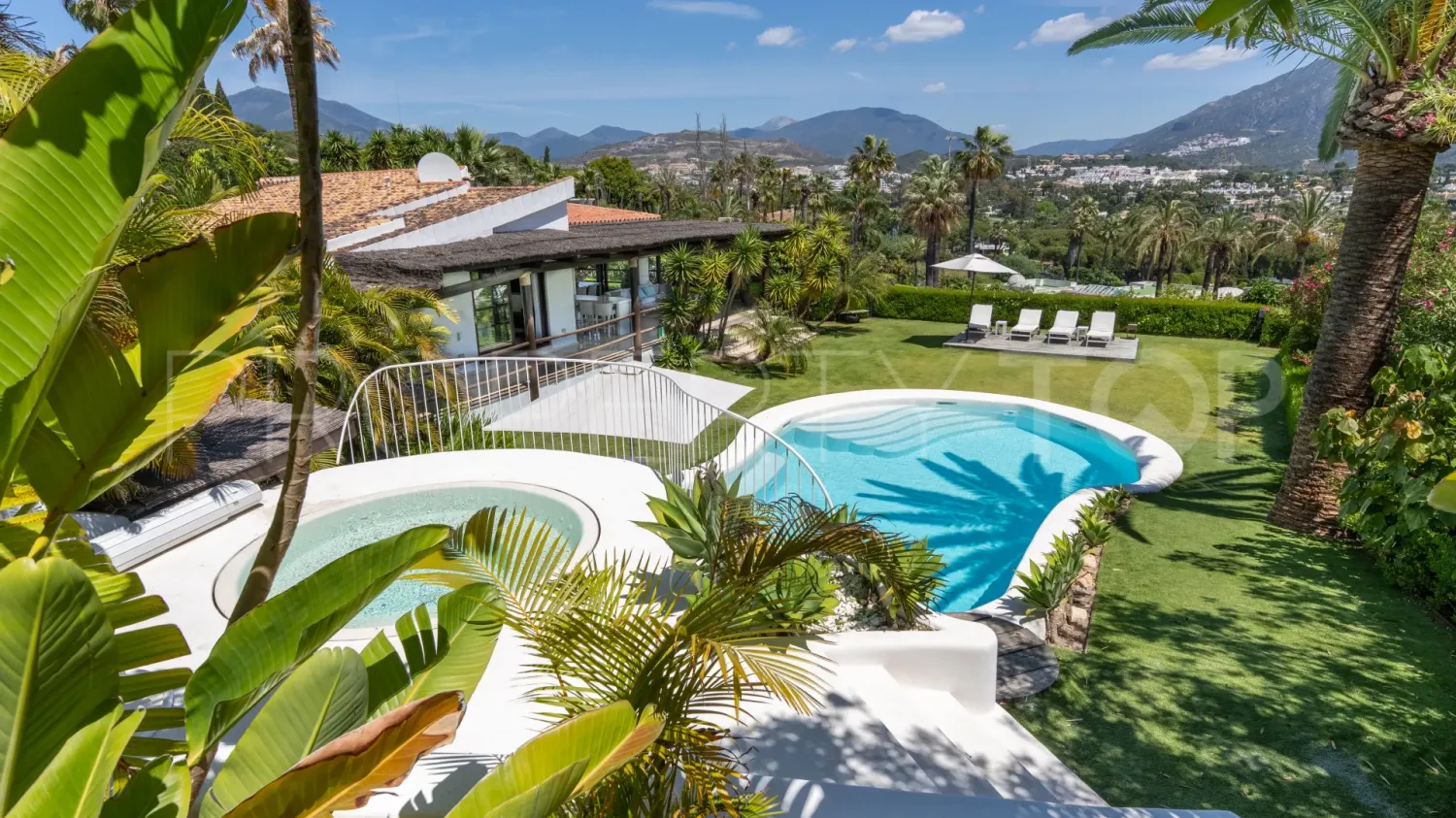 4 bedrooms Villa in Marbella, Spain No. 187720