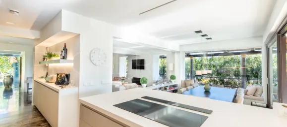 4 bedrooms Villa in Marbella, Spain No. 187720 39