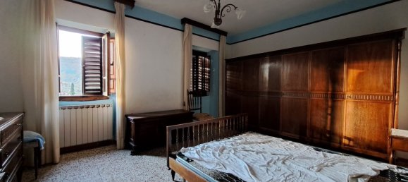 Дом с 9 комнатами в Кастильон Фибокки, Италия № 111411 13