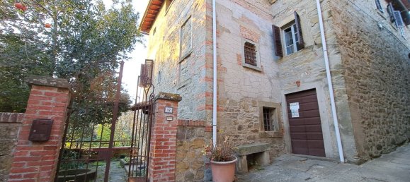 Дом с 9 комнатами в Кастильон Фибокки, Италия № 111411 20