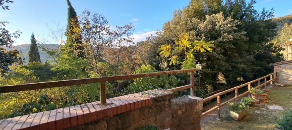 Дом с 9 комнатами в Кастильон Фибокки, Италия № 111411 23