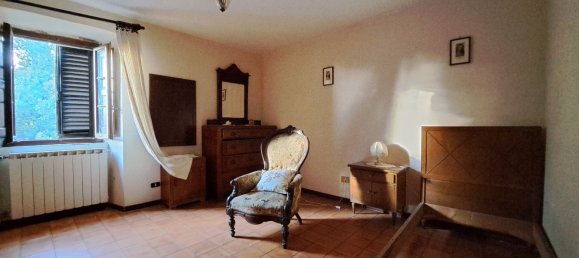 Дом с 9 комнатами в Кастильон Фибокки, Италия № 111411 18