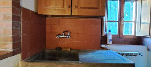 Дом с 9 комнатами в Кастильон Фибокки, Италия № 111411 27