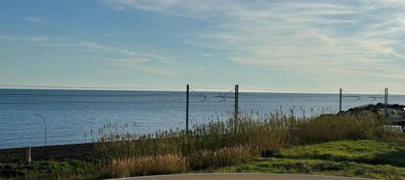 Apartamento de 2 habitaciónes en Civitavecchia, Italy No. 169173 4