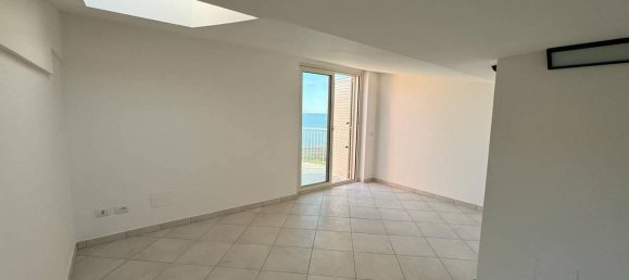 Apartamento de 2 habitaciónes en Civitavecchia, Italy No. 169173 16