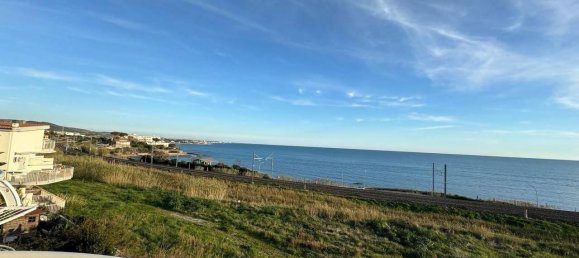 Apartamento de 2 habitaciónes en Civitavecchia, Italy No. 169173 15