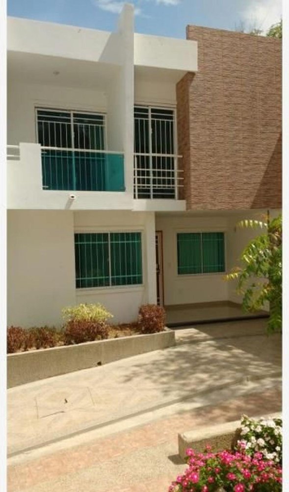 3 bedrooms House in Guadalajara de Buga, Colombia No. 5323