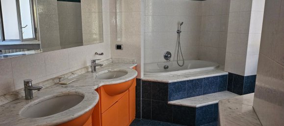 4 غرف نوم شقة في Saronno, Italy رقم 361258 20