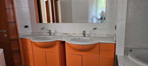 4 غرف نوم شقة في Saronno, Italy رقم 361258 22