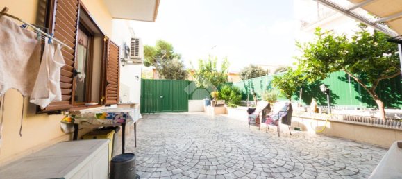 Квартира с 5 комнатами в Манфредония, Италия № 127671 3