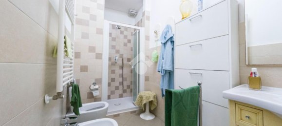 Квартира с 5 комнатами в Манфредония, Италия № 127671 19