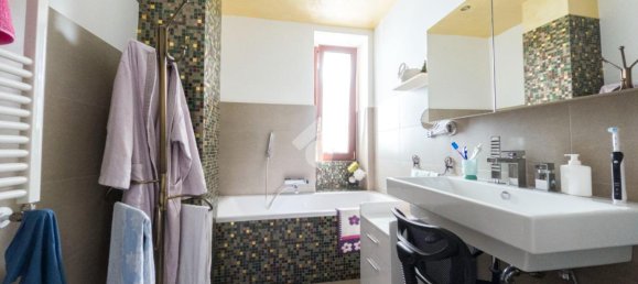 Квартира с 5 комнатами в Манфредония, Италия № 127671 11