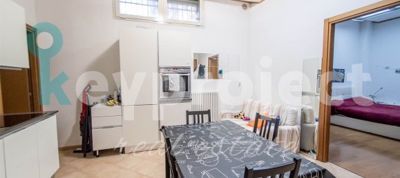 Квартира с 2 комнатами в Падуя, Италия № 120573 4