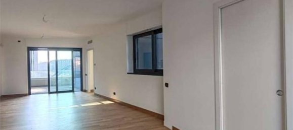 3-Zimmer Wohnung in Milan, Italy, Nr. 242691 5