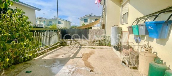 Apartamento de 2 dormitorios en Giugliano in Campania, Italy No. 265225 27