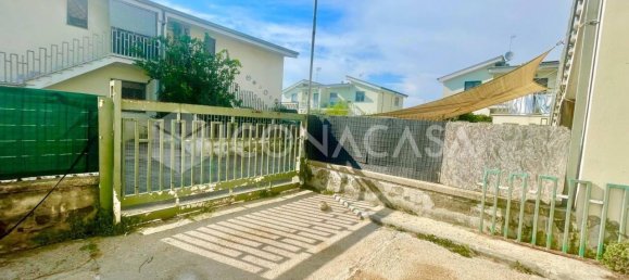 Apartamento de 2 dormitorios en Giugliano in Campania, Italy No. 265225 28