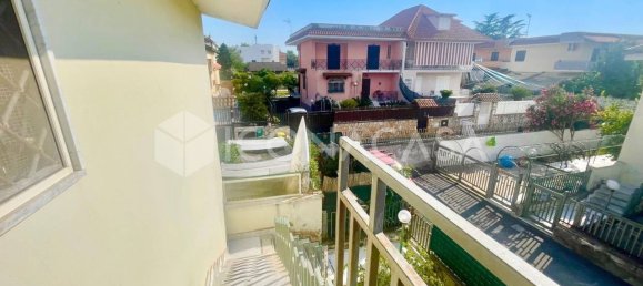Apartamento de 2 dormitorios en Giugliano in Campania, Italy No. 265225 23